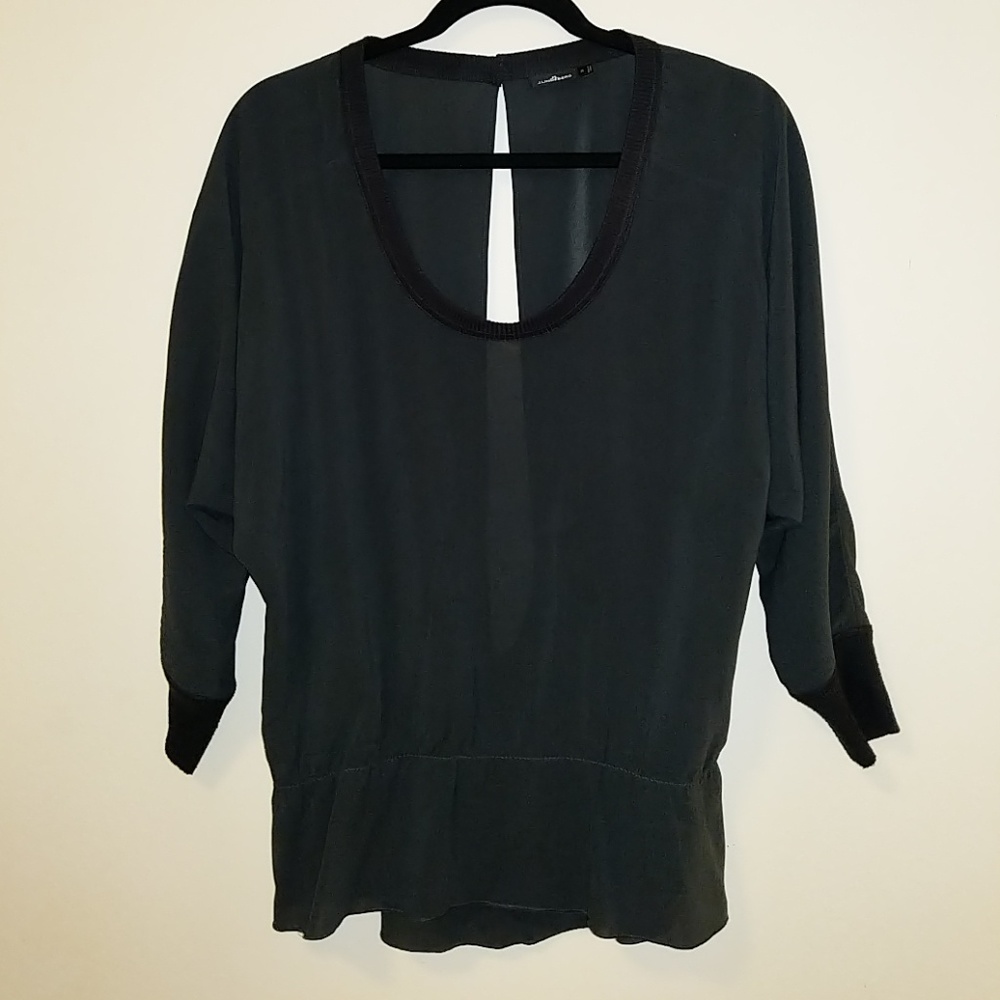 J.Lindberg black, split back top